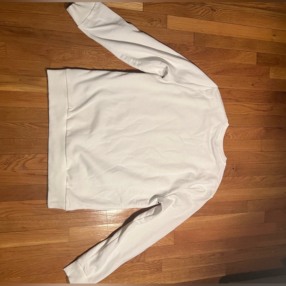 Calvin Klein crewneck. Size large. Great condition - Picture 3 of 3